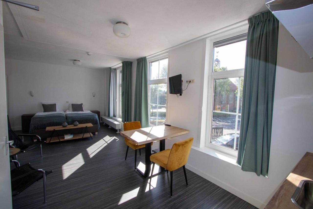 The Town Hotel Studios Appartments Zuidzande Extérieur photo